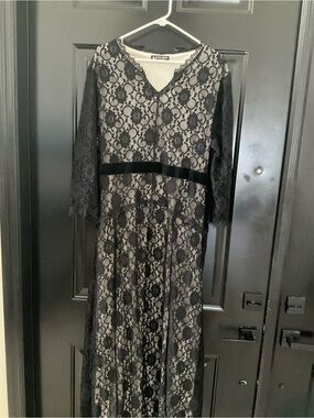 Black Lace V-Neck Midi Dress with Sheer Long Sleeves XL (pics for measurements)